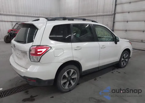 2017 Subaru Forester 2.5I Premium z USA, uszkodzony, nr VIN JF2SJAEC7HH804213